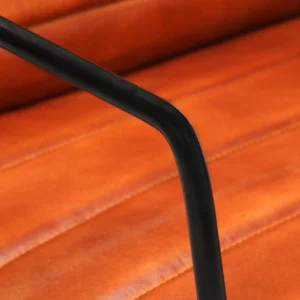 Pisa - Lænestol i ægte læder og moderne design