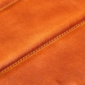 Pisa - Lænestol i ægte læder og moderne design