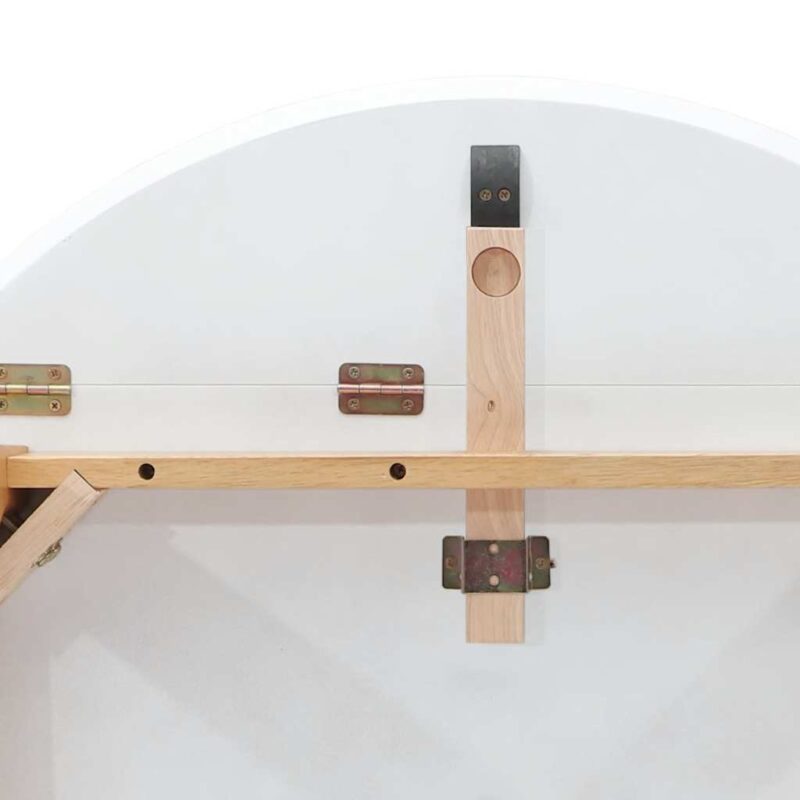 Nola - Lille smart rundt spisebord i træ